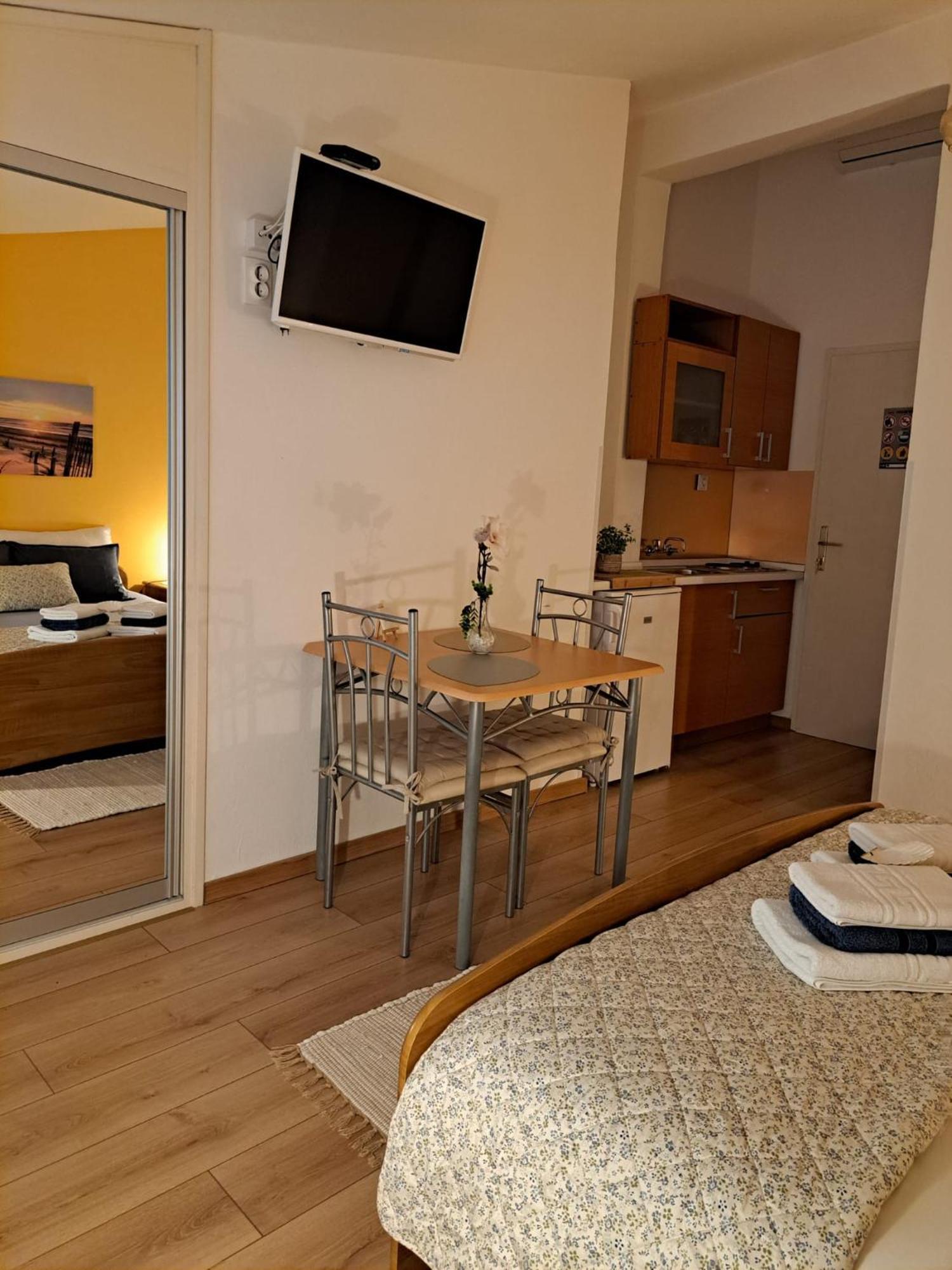 Apartments Marija Макарська Екстер'єр фото